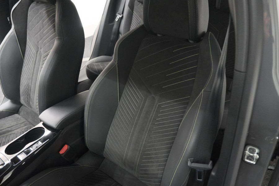 Peugeot 2008 PureTech 130 EAT8 GT | 360 Camera | Stoelmassage | Adaptieve Cruise Control | Dodehoekdetectie Peugeot 2008 PureTech 130 EAT8 GT | 360 Camera | Stoelmassage | Adaptieve Cruise Control | Dodehoekdetectie