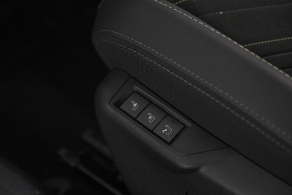 Peugeot 2008 PureTech 130 EAT8 GT | 360 Camera | Stoelmassage | Adaptieve Cruise Control | Dodehoekdetectie Peugeot 2008 PureTech 130 EAT8 GT | 360 Camera | Stoelmassage | Adaptieve Cruise Control | Dodehoekdetectie