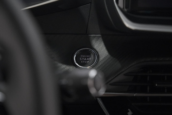 Peugeot 2008 PureTech 130 EAT8 GT | 360 Camera | Stoelmassage | Adaptieve Cruise Control | Dodehoekdetectie Peugeot 2008 PureTech 130 EAT8 GT | 360 Camera | Stoelmassage | Adaptieve Cruise Control | Dodehoekdetectie