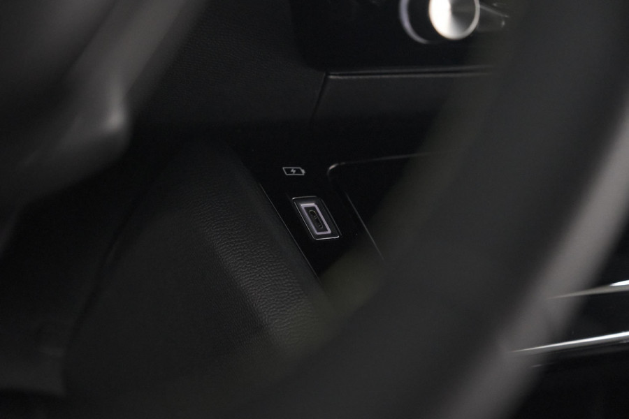 Peugeot 2008 PureTech 130 EAT8 GT | 360 Camera | Stoelmassage | Adaptieve Cruise Control | Dodehoekdetectie Peugeot 2008 PureTech 130 EAT8 GT | 360 Camera | Stoelmassage | Adaptieve Cruise Control | Dodehoekdetectie