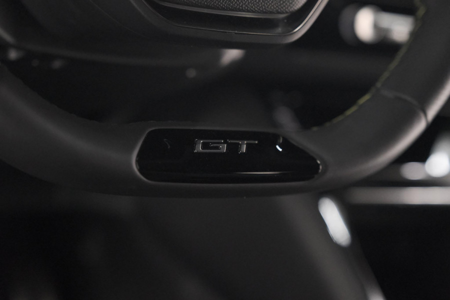 Peugeot 2008 PureTech 130 EAT8 GT | 360 Camera | Stoelmassage | Adaptieve Cruise Control | Dodehoekdetectie Peugeot 2008 PureTech 130 EAT8 GT | 360 Camera | Stoelmassage | Adaptieve Cruise Control | Dodehoekdetectie