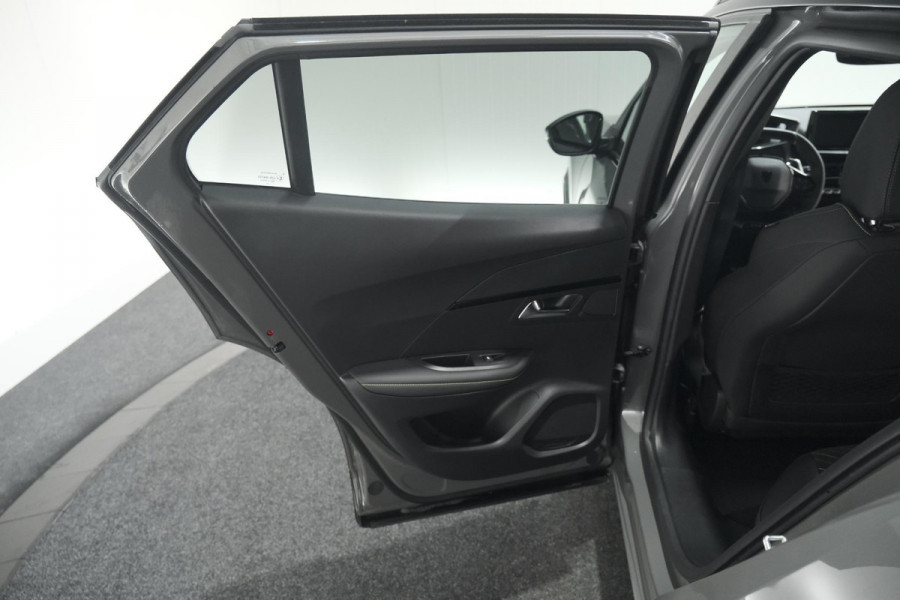 Peugeot 2008 PureTech 130 EAT8 GT | 360 Camera | Stoelmassage | Adaptieve Cruise Control | Dodehoekdetectie Peugeot 2008 PureTech 130 EAT8 GT | 360 Camera | Stoelmassage | Adaptieve Cruise Control | Dodehoekdetectie