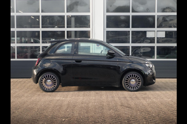 Fiat 500E 42 kWh | 17% Bijtelling | Camera | Keyless | PDC | BSM | Clima | Cruise | Apple Carplay
