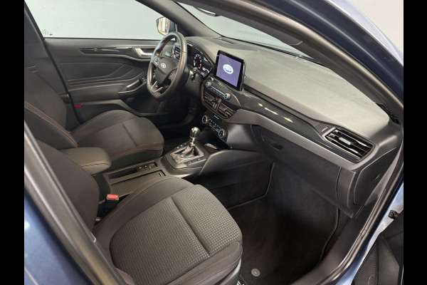 Ford Focus 1.0 EcoBoost ST Line Business | Navi | Led | Afn. Trekhaak Ford Focus 1.0 EcoBoost ST Line Business | Navi | Led | Afn. Trekhaak