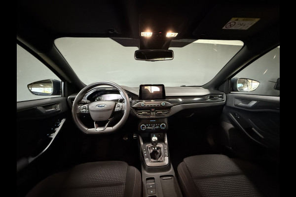 Ford Focus 1.0 EcoBoost ST Line Business | Navi | Led | Afn. Trekhaak Ford Focus 1.0 EcoBoost ST Line Business | Navi | Led | Afn. Trekhaak