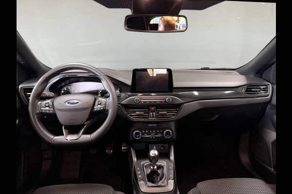 Ford Focus 1.0 EcoBoost ST Line Business | Navi | Led | Afn. Trekhaak Ford Focus 1.0 EcoBoost ST Line Business | Navi | Led | Afn. Trekhaak