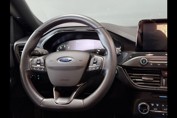 Ford Focus 1.0 EcoBoost ST Line Business | Navi | Led | Afn. Trekhaak Ford Focus 1.0 EcoBoost ST Line Business | Navi | Led | Afn. Trekhaak