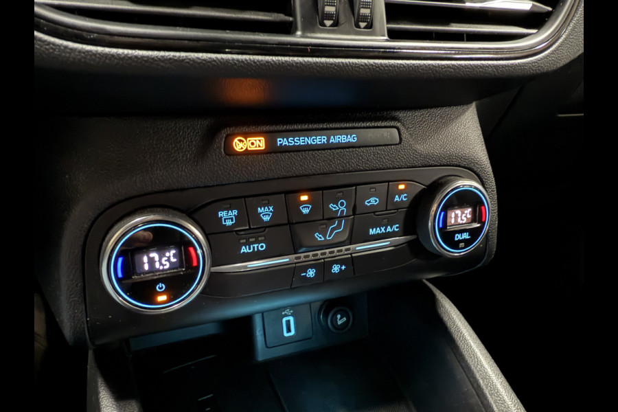 Ford Focus 1.0 EcoBoost ST Line Business | Navi | Led | Afn. Trekhaak Ford Focus 1.0 EcoBoost ST Line Business | Navi | Led | Afn. Trekhaak