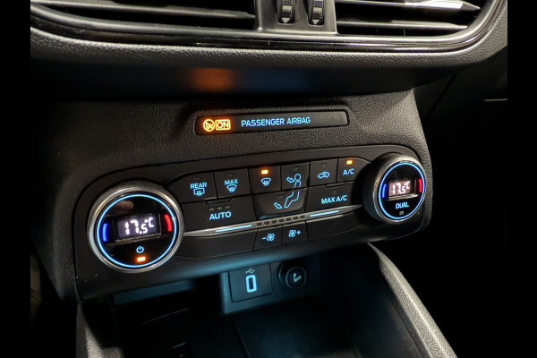 Ford Focus 1.0 EcoBoost ST Line Business | Navi | Led | Afn. Trekhaak Ford Focus 1.0 EcoBoost ST Line Business | Navi | Led | Afn. Trekhaak