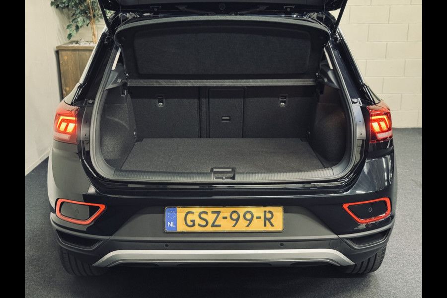 Volkswagen T-Roc 1.5 TSI Oranje Edition | NAP | IQ | Navi Volkswagen T-Roc 1.5 TSI Oranje Edition | NAP | IQ | Navi