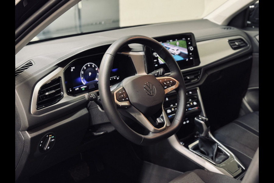 Volkswagen T-Roc 1.5 TSI Oranje Edition | NAP | IQ | Navi Volkswagen T-Roc 1.5 TSI Oranje Edition | NAP | IQ | Navi