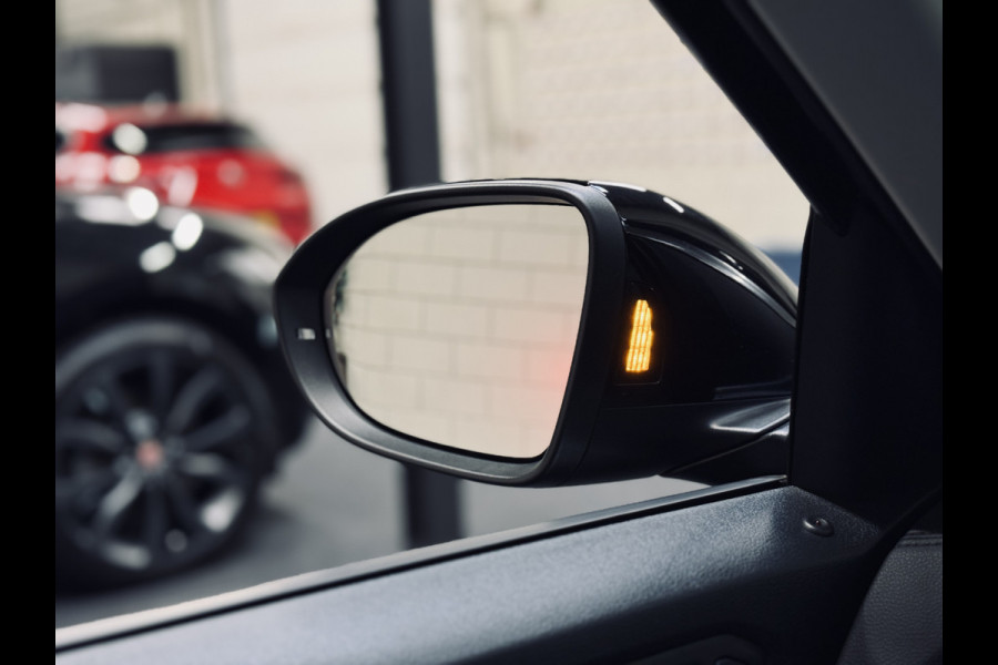 Volkswagen T-Roc 1.5 TSI Oranje Edition | NAP | IQ | Navi Volkswagen T-Roc 1.5 TSI Oranje Edition | NAP | IQ | Navi