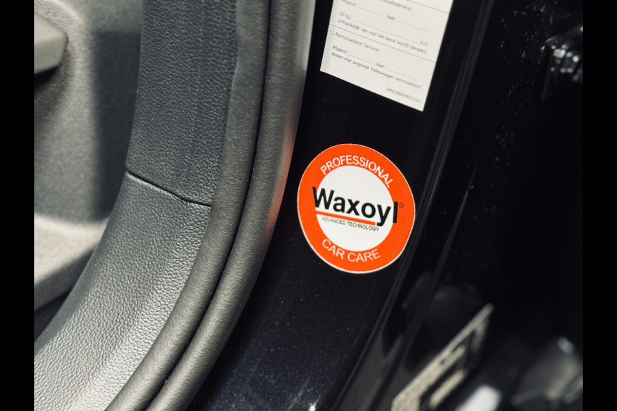 Volkswagen T-Roc 1.5 TSI Oranje Edition | NAP | IQ | Navi Volkswagen T-Roc 1.5 TSI Oranje Edition | NAP | IQ | Navi