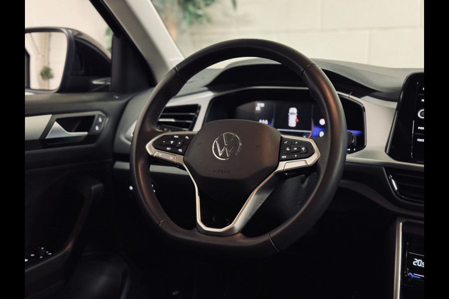 Volkswagen T-Roc 1.5 TSI Oranje Edition | NAP | IQ | Navi Volkswagen T-Roc 1.5 TSI Oranje Edition | NAP | IQ | Navi