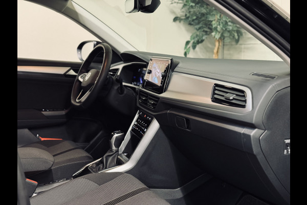 Volkswagen T-Roc 1.5 TSI Oranje Edition | NAP | IQ | Navi Volkswagen T-Roc 1.5 TSI Oranje Edition | NAP | IQ | Navi