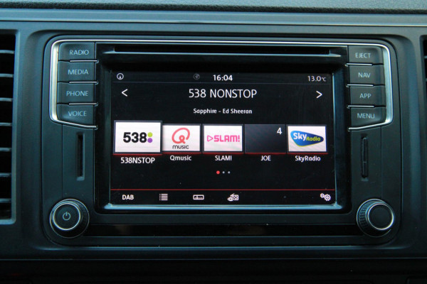 Volkswagen Transporter 2.0 TDI 102PK L2H1 / App connect / Imperiaal / Multi stuur / 3 zits Volkswagen Transporter 2.0 TDI 102PK L2H1 / App connect / Imperiaal / Multi stuur / 3 zits