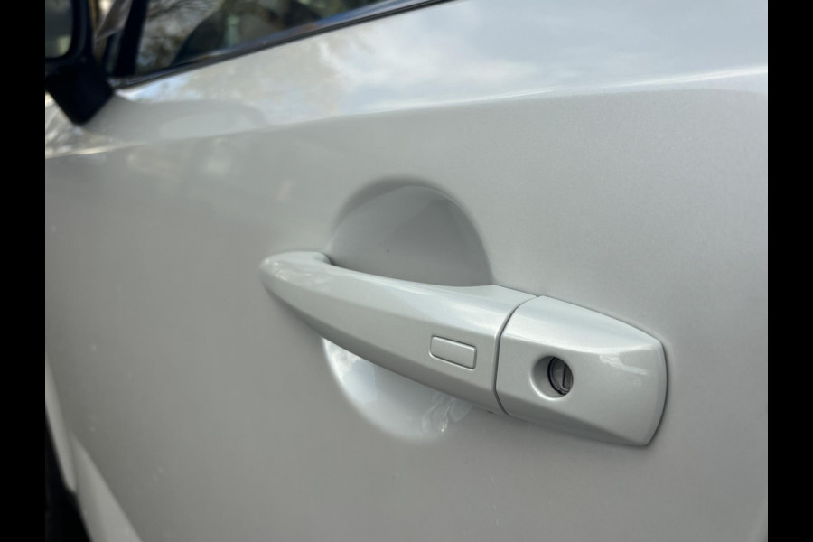 Nissan QASHQAI 1.3 MHEV Xtronic N-Connecta FABRIEKSGARANTIE| STOEL/STUURVERWARMING| HEAD-UP| VOORUITVERW.| ELEK. ACHTERKLEP| 360 CAM| Nissan QASHQAI 1.3 MHEV Xtronic N-Connecta FABRIEKSGARANTIE| STOEL/STUURVERWARMING| HEAD-UP| VOORUITVERW.| ELEK. ACHTERKLEP| 360 CAM|