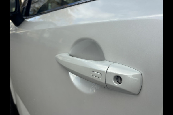 Nissan QASHQAI 1.3 MHEV Xtronic N-Connecta FABRIEKSGARANTIE| STOEL/STUURVERWARMING| HEAD-UP| VOORUITVERW.| ELEK. ACHTERKLEP| 360 CAM| Nissan QASHQAI 1.3 MHEV Xtronic N-Connecta FABRIEKSGARANTIE| STOEL/STUURVERWARMING| HEAD-UP| VOORUITVERW.| ELEK. ACHTERKLEP| 360 CAM|