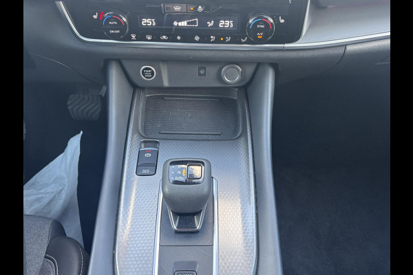 Nissan QASHQAI 1.3 MHEV Xtronic N-Connecta FABRIEKSGARANTIE| STOEL/STUURVERWARMING| HEAD-UP| VOORUITVERW.| ELEK. ACHTERKLEP| 360 CAM| Nissan QASHQAI 1.3 MHEV Xtronic N-Connecta FABRIEKSGARANTIE| STOEL/STUURVERWARMING| HEAD-UP| VOORUITVERW.| ELEK. ACHTERKLEP| 360 CAM|