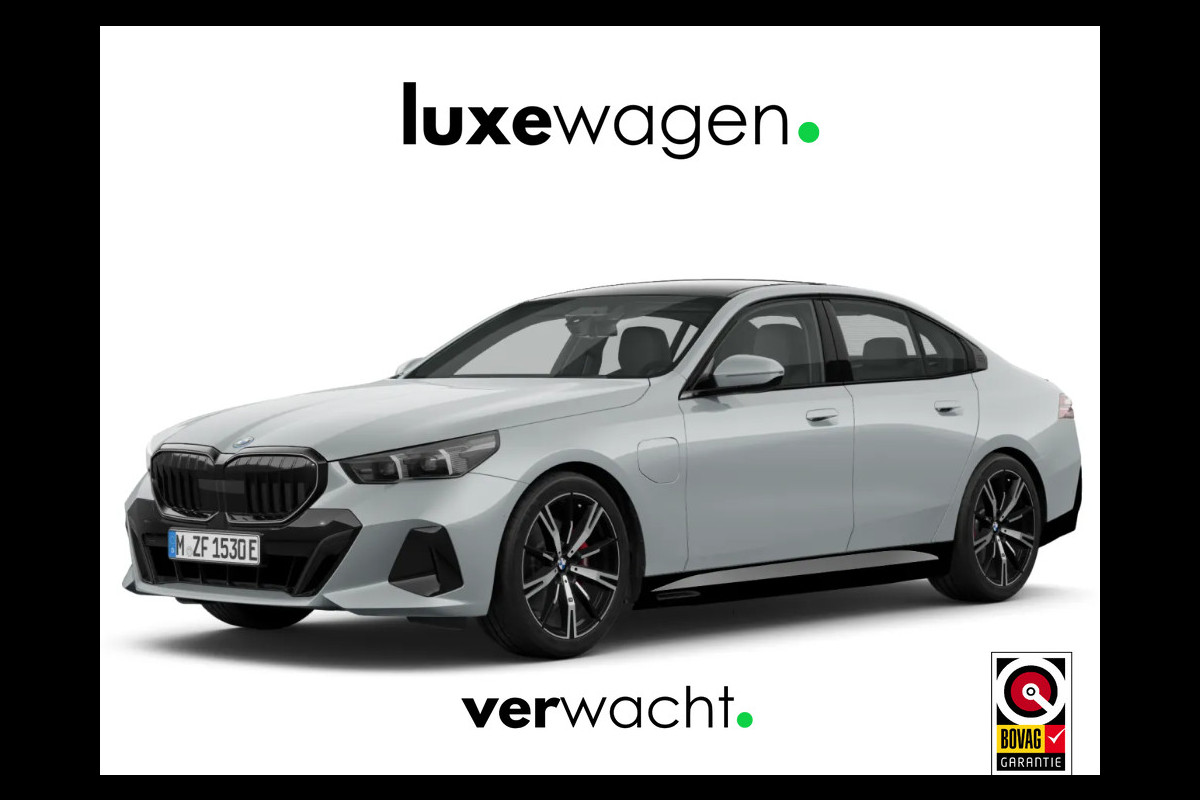 BMW 5 Serie 530e M-Sport Pano ACC 360 H/K Stoel-vent Brooklyngrau BMW 5 Serie 530e M-Sport Pano ACC 360 H/K Stoel-vent Brooklyngrau