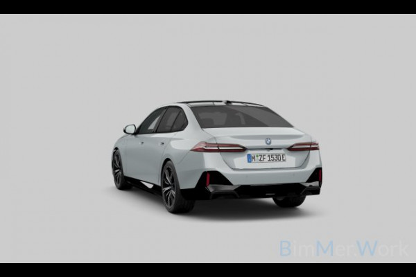 BMW 5 Serie 530e M-Sport Pano ACC 360 H/K Stoel-vent Brooklyngrau BMW 5 Serie 530e M-Sport Pano ACC 360 H/K Stoel-vent Brooklyngrau