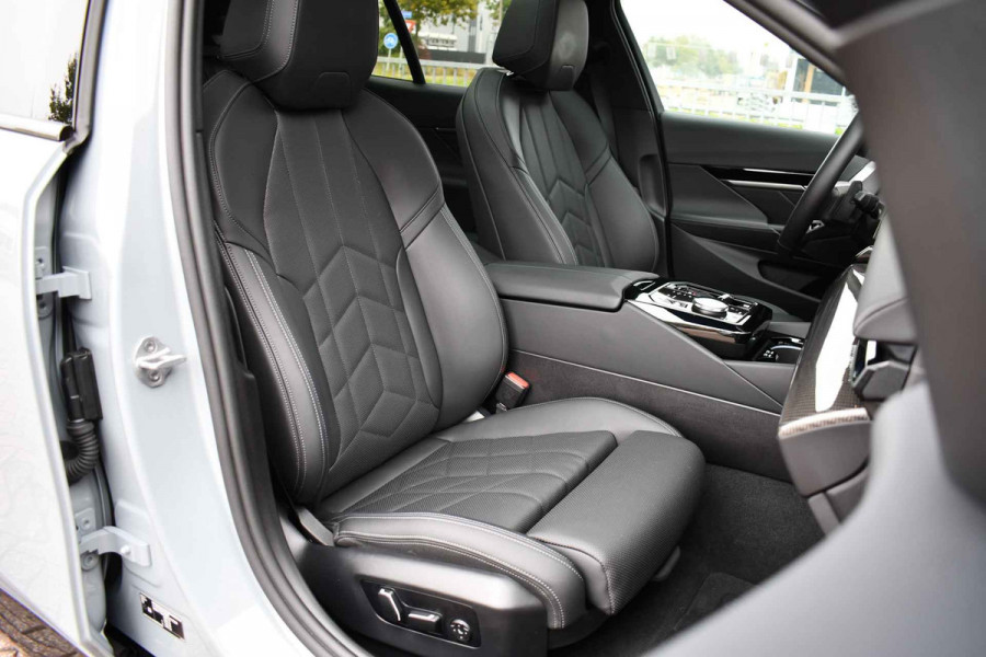 BMW 5 Serie 530e M-Sport Pano ACC 360 H/K Stoel-vent Brooklyngrau BMW 5 Serie 530e M-Sport Pano ACC 360 H/K Stoel-vent Brooklyngrau