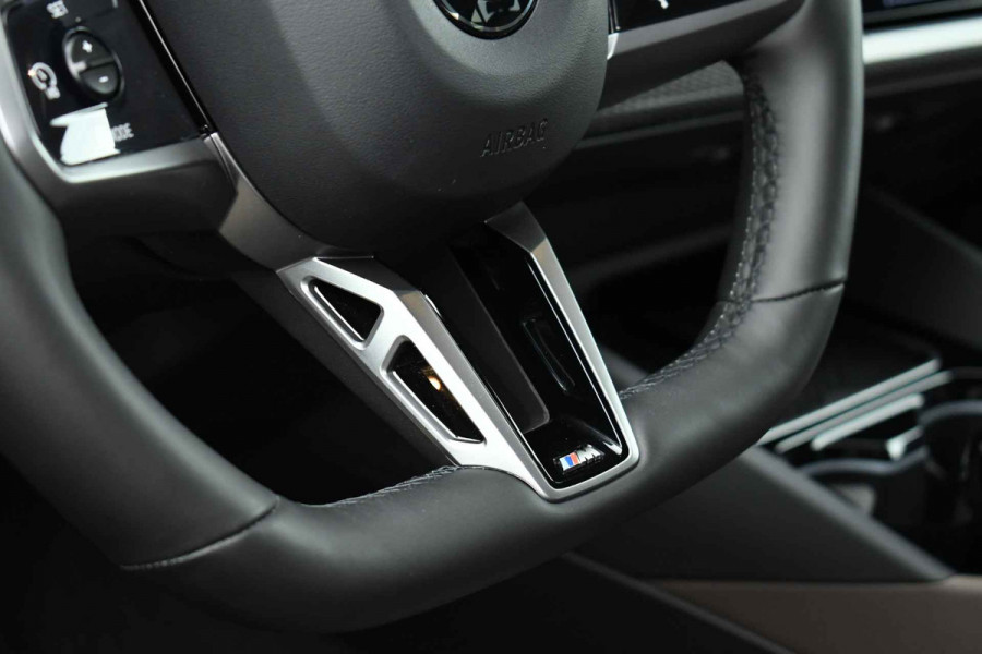 BMW 5 Serie 530e M-Sport Pano ACC 360 H/K Stoel-vent Brooklyngrau BMW 5 Serie 530e M-Sport Pano ACC 360 H/K Stoel-vent Brooklyngrau