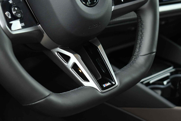 BMW 5 Serie 530e M-Sport Pano ACC 360 H/K Stoel-vent Brooklyngrau BMW 5 Serie 530e M-Sport Pano ACC 360 H/K Stoel-vent Brooklyngrau