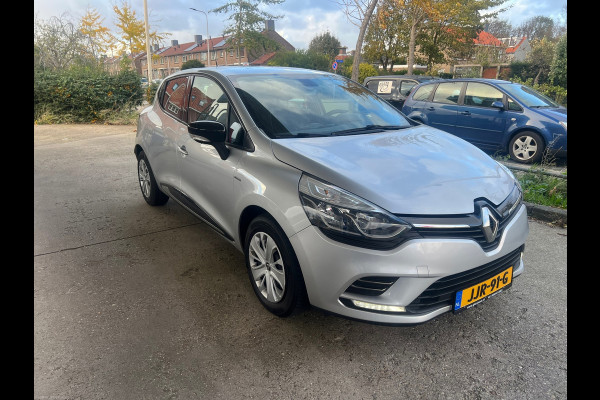 Renault Clio 0.9 TCe BoseNAVI.CRUISE,PDC Renault Clio 0.9 TCe BoseNAVI.CRUISE,PDC