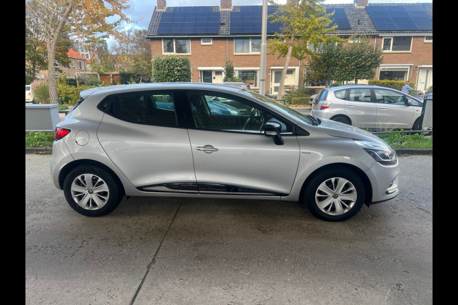 Renault Clio 0.9 TCe BoseNAVI.CRUISE,PDC Renault Clio 0.9 TCe BoseNAVI.CRUISE,PDC