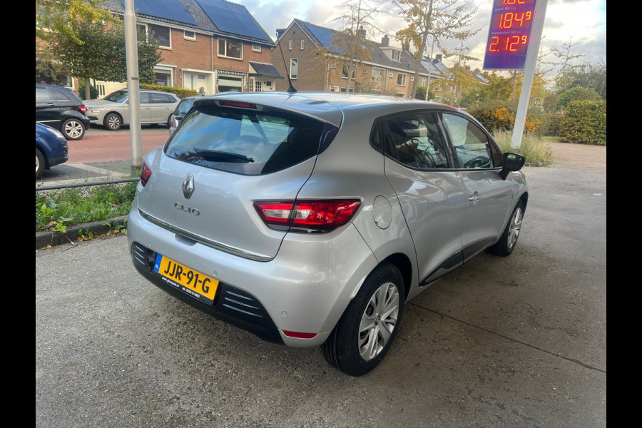 Renault Clio 0.9 TCe BoseNAVI.CRUISE,PDC Renault Clio 0.9 TCe BoseNAVI.CRUISE,PDC