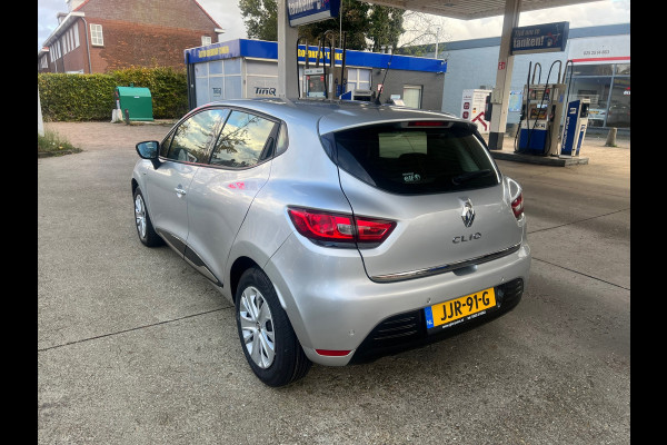 Renault Clio 0.9 TCe BoseNAVI.CRUISE,PDC Renault Clio 0.9 TCe BoseNAVI.CRUISE,PDC