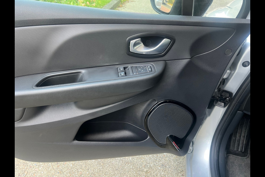 Renault Clio 0.9 TCe BoseNAVI.CRUISE,PDC Renault Clio 0.9 TCe BoseNAVI.CRUISE,PDC