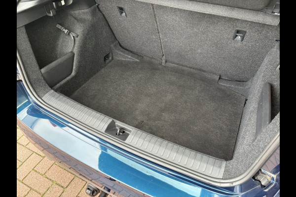 Škoda Kamiq 1.0 TSI 115pk DSG Sport Business CLIMA/CRUISE/DAB/CARPLAY/PDC/TREKHAAK Škoda Kamiq 1.0 TSI 115pk DSG Sport Business CLIMA/CRUISE/DAB/CARPLAY/PDC/TREKHAAK