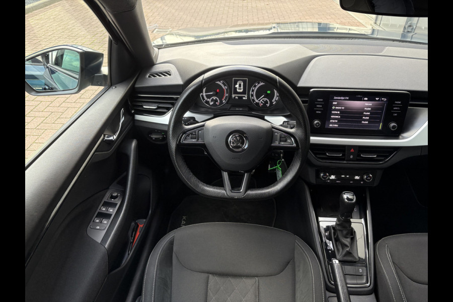 Škoda Kamiq 1.0 TSI 115pk DSG Sport Business CLIMA/CRUISE/DAB/CARPLAY/PDC/TREKHAAK Škoda Kamiq 1.0 TSI 115pk DSG Sport Business CLIMA/CRUISE/DAB/CARPLAY/PDC/TREKHAAK