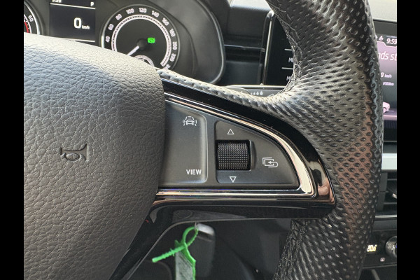 Škoda Kamiq 1.0 TSI 115pk DSG Sport Business CLIMA/CRUISE/DAB/CARPLAY/PDC/TREKHAAK Škoda Kamiq 1.0 TSI 115pk DSG Sport Business CLIMA/CRUISE/DAB/CARPLAY/PDC/TREKHAAK