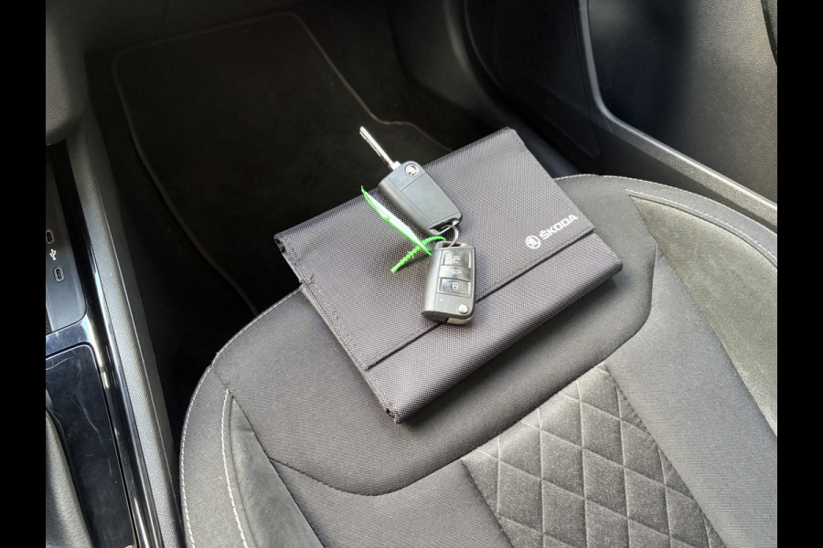 Škoda Kamiq 1.0 TSI 115pk DSG Sport Business CLIMA/CRUISE/DAB/CARPLAY/PDC/TREKHAAK Škoda Kamiq 1.0 TSI 115pk DSG Sport Business CLIMA/CRUISE/DAB/CARPLAY/PDC/TREKHAAK