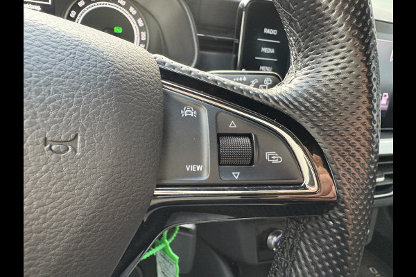 Škoda Kamiq 1.0 TSI 115pk DSG Sport Business CLIMA/CRUISE/DAB/CARPLAY/PDC/TREKHAAK Škoda Kamiq 1.0 TSI 115pk DSG Sport Business CLIMA/CRUISE/DAB/CARPLAY/PDC/TREKHAAK