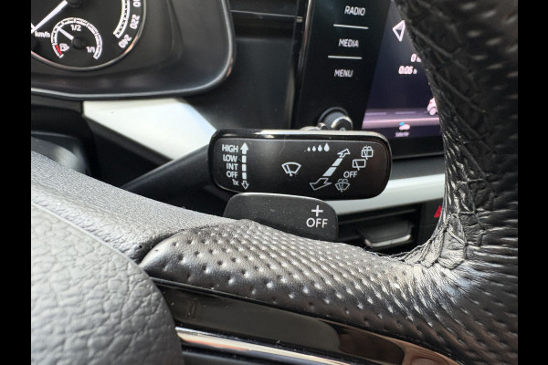 Škoda Kamiq 1.0 TSI 115pk DSG Sport Business CLIMA/CRUISE/DAB/CARPLAY/PDC/TREKHAAK Škoda Kamiq 1.0 TSI 115pk DSG Sport Business CLIMA/CRUISE/DAB/CARPLAY/PDC/TREKHAAK