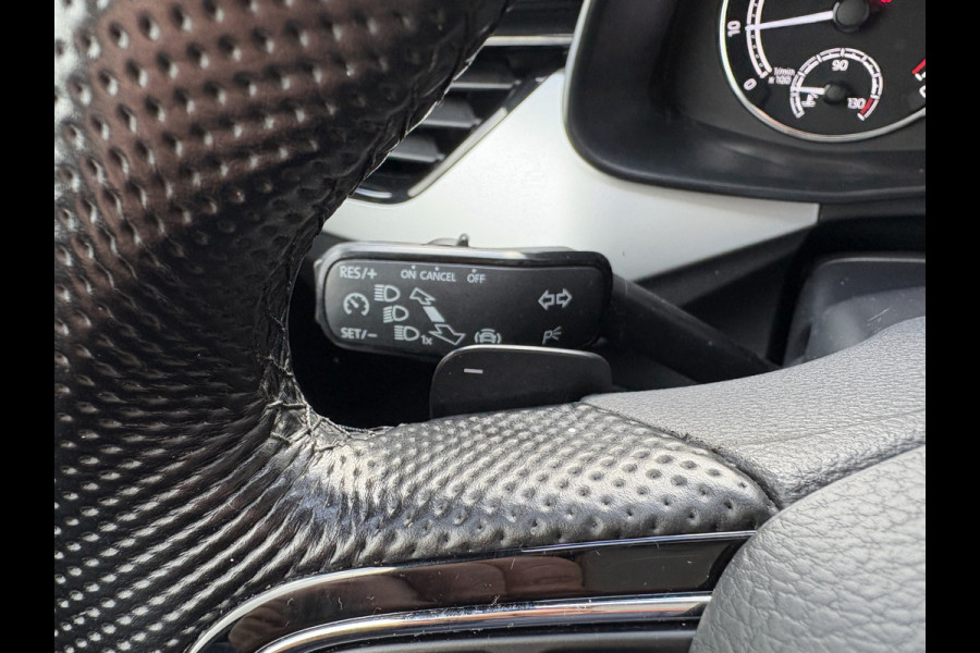 Škoda Kamiq 1.0 TSI 115pk DSG Sport Business CLIMA/CRUISE/DAB/CARPLAY/PDC/TREKHAAK Škoda Kamiq 1.0 TSI 115pk DSG Sport Business CLIMA/CRUISE/DAB/CARPLAY/PDC/TREKHAAK