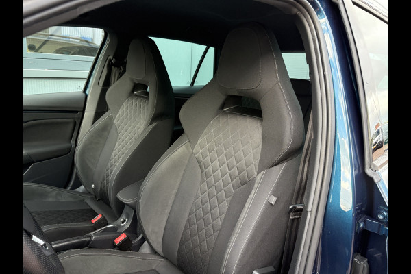 Škoda Kamiq 1.0 TSI 115pk DSG Sport Business CLIMA/CRUISE/DAB/CARPLAY/PDC/TREKHAAK Škoda Kamiq 1.0 TSI 115pk DSG Sport Business CLIMA/CRUISE/DAB/CARPLAY/PDC/TREKHAAK