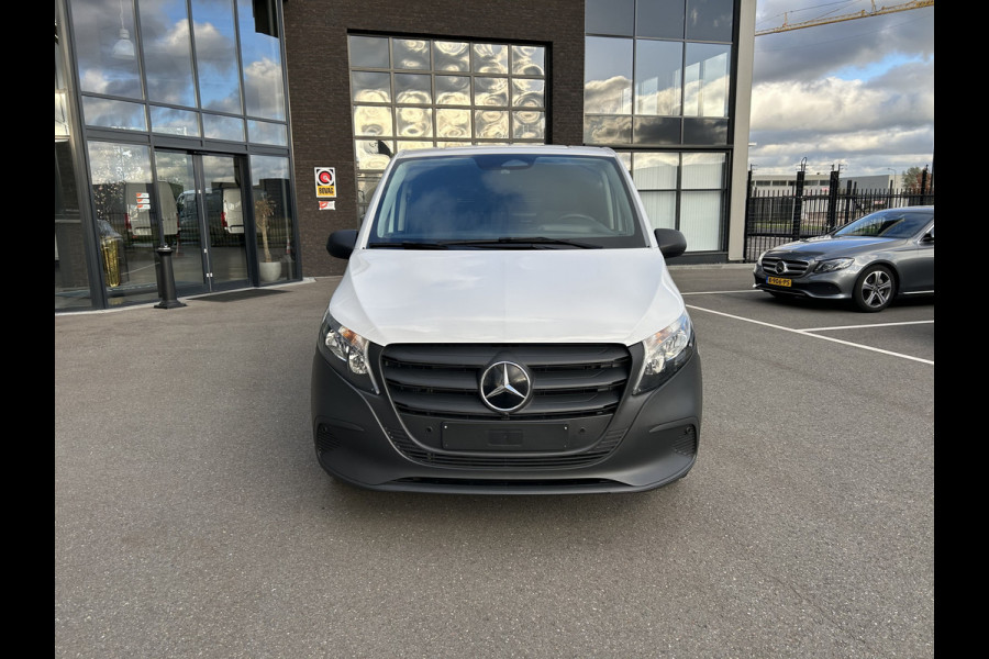 Mercedes-Benz Vito 116 CDI L2 Pro 2500KG Trekhaak / MBUX / Camera / Navigatie / Cruise control / Airco / Achterdeuren Mercedes-Benz Vito 116 CDI L2 Pro 2500KG Trekhaak / MBUX / Camera / Navigatie / Cruise control / Airco / Achterdeuren
