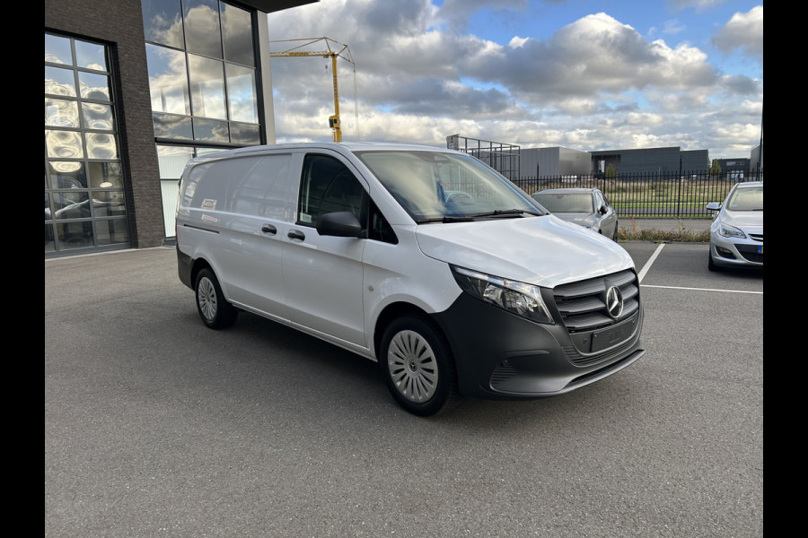 Mercedes-Benz Vito 116 CDI L2 Pro 2500KG Trekhaak / MBUX / Camera / Navigatie / Cruise control / Airco / Achterdeuren Mercedes-Benz Vito 116 CDI L2 Pro 2500KG Trekhaak / MBUX / Camera / Navigatie / Cruise control / Airco / Achterdeuren