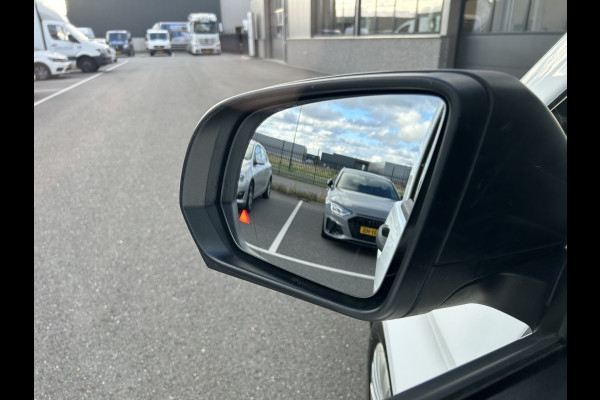 Mercedes-Benz Vito 116 CDI L2 Pro 2500KG Trekhaak / MBUX / Camera / Navigatie / Cruise control / Airco / Achterdeuren Mercedes-Benz Vito 116 CDI L2 Pro 2500KG Trekhaak / MBUX / Camera / Navigatie / Cruise control / Airco / Achterdeuren