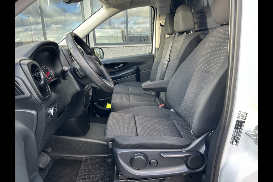 Mercedes-Benz Vito 116 CDI L2 Pro 2500KG Trekhaak / MBUX / Camera / Navigatie / Cruise control / Airco / Achterdeuren Mercedes-Benz Vito 116 CDI L2 Pro 2500KG Trekhaak / MBUX / Camera / Navigatie / Cruise control / Airco / Achterdeuren