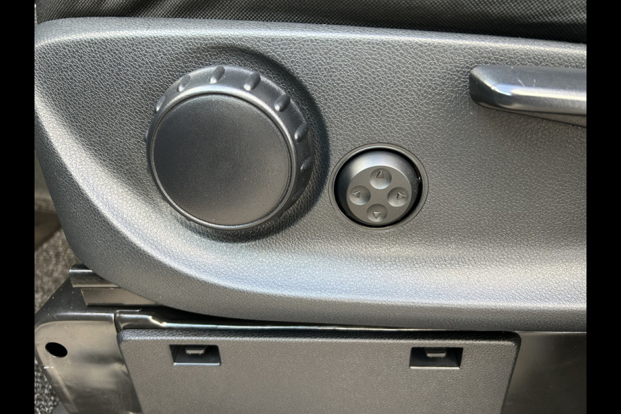 Mercedes-Benz Vito 116 CDI L2 Pro 2500KG Trekhaak / MBUX / Camera / Navigatie / Cruise control / Airco / Achterdeuren Mercedes-Benz Vito 116 CDI L2 Pro 2500KG Trekhaak / MBUX / Camera / Navigatie / Cruise control / Airco / Achterdeuren