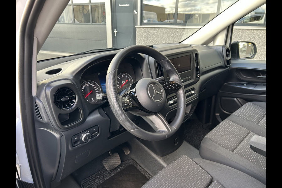 Mercedes-Benz Vito 116 CDI L2 Pro 2500KG Trekhaak / MBUX / Camera / Navigatie / Cruise control / Airco / Achterdeuren Mercedes-Benz Vito 116 CDI L2 Pro 2500KG Trekhaak / MBUX / Camera / Navigatie / Cruise control / Airco / Achterdeuren