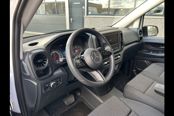 Mercedes-Benz Vito 116 CDI L2 Pro 2500KG Trekhaak / MBUX / Camera / Navigatie / Cruise control / Airco / Achterdeuren Mercedes-Benz Vito 116 CDI L2 Pro 2500KG Trekhaak / MBUX / Camera / Navigatie / Cruise control / Airco / Achterdeuren