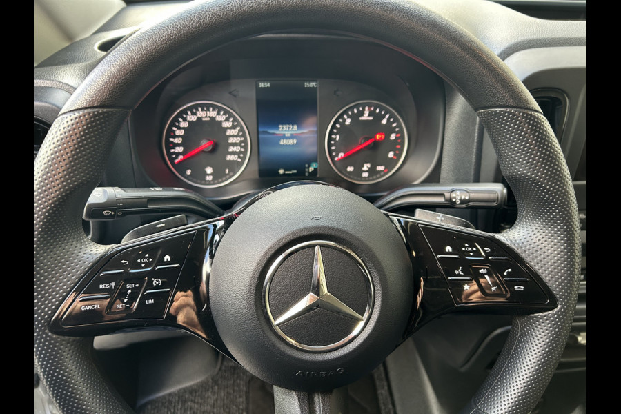 Mercedes-Benz Vito 116 CDI L2 Pro 2500KG Trekhaak / MBUX / Camera / Navigatie / Cruise control / Airco / Achterdeuren Mercedes-Benz Vito 116 CDI L2 Pro 2500KG Trekhaak / MBUX / Camera / Navigatie / Cruise control / Airco / Achterdeuren