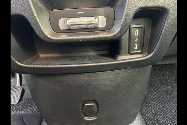 Mercedes-Benz Vito 116 CDI L2 Pro 2500KG Trekhaak / MBUX / Camera / Navigatie / Cruise control / Airco / Achterdeuren Mercedes-Benz Vito 116 CDI L2 Pro 2500KG Trekhaak / MBUX / Camera / Navigatie / Cruise control / Airco / Achterdeuren